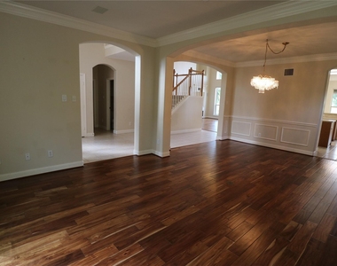 1215 Pelican Hill Court - Photo Thumbnail 4