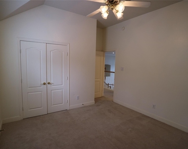 1215 Pelican Hill Court - Photo Thumbnail 20