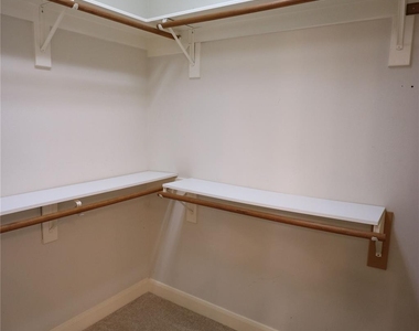 1215 Pelican Hill Court - Photo Thumbnail 14
