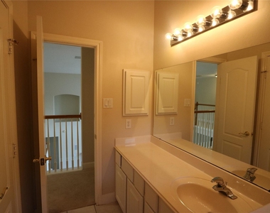 1215 Pelican Hill Court - Photo Thumbnail 10