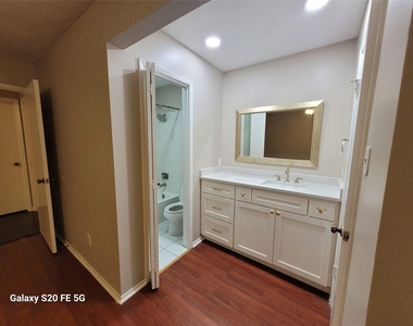 11018 Kirkwell Drive - Photo Thumbnail 8
