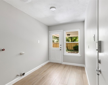 2108 W Lacey Oak Circle - Photo Thumbnail 19