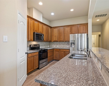 39 Butternut Grove Place - Photo Thumbnail 3