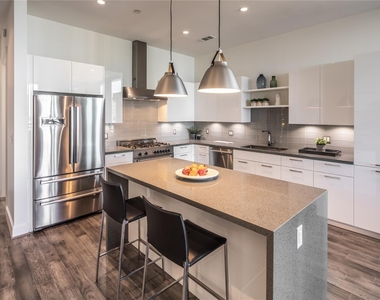 1211 Caroline Street - Photo Thumbnail 16
