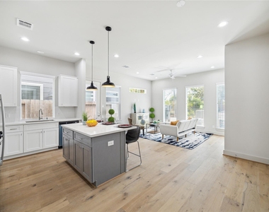 5237 Hillman Street - Photo Thumbnail 9