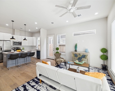 5237 Hillman Street - Photo Thumbnail 4