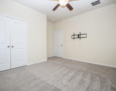 4803 Terrance Fall Drive - Photo Thumbnail 9