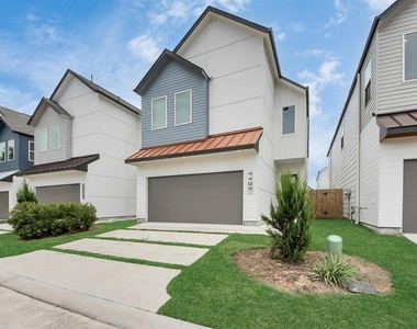 4407 Abaco Lane - Photo Thumbnail 1