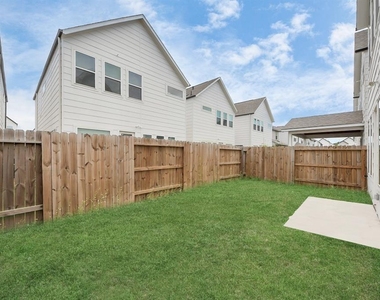 4407 Abaco Lane - Photo Thumbnail 24