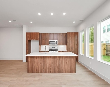 4407 Abaco Lane - Photo Thumbnail 4
