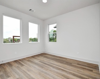 4407 Abaco Lane - Photo Thumbnail 18