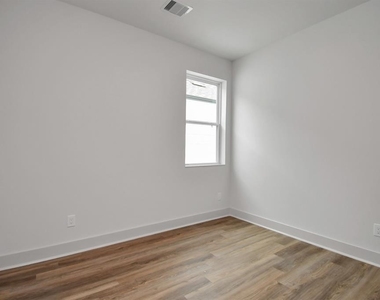 4407 Abaco Lane - Photo Thumbnail 20