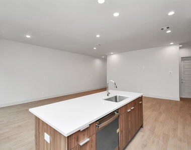 4407 Abaco Lane - Photo Thumbnail 8