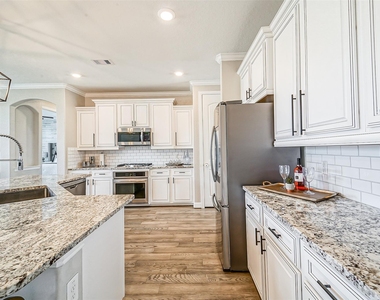 9507 Carson Lane - Photo Thumbnail 12