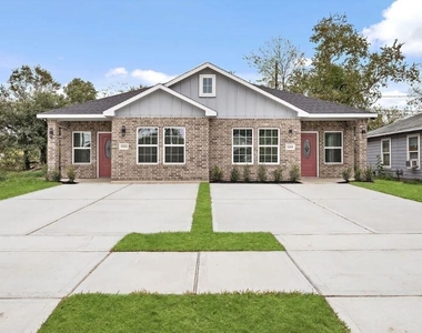 5222 Bataan Road - Photo Thumbnail 2