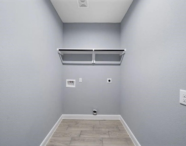 5222 Bataan Road - Photo Thumbnail 8