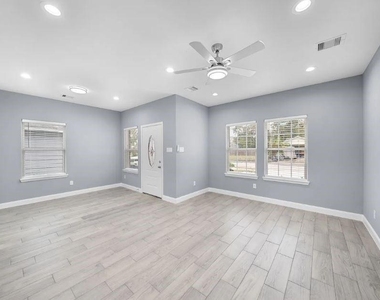 5222 Bataan Road - Photo Thumbnail 5