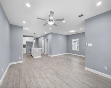 5222 Bataan Road - Photo Thumbnail 6