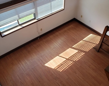 206 Pierce Avenue - Photo Thumbnail 6