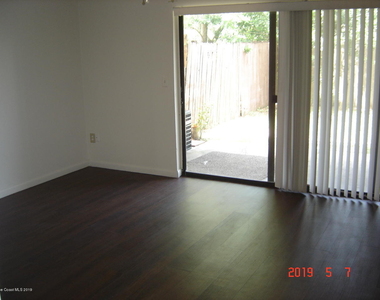 292 W Towne Place - Photo Thumbnail 3
