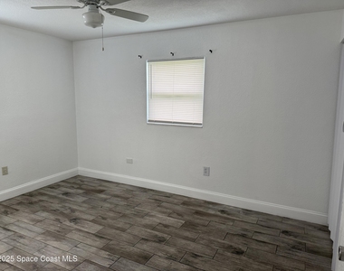 2806 Tropic Road - Photo Thumbnail 2