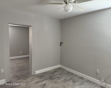 2806 Tropic Road - Photo Thumbnail 3
