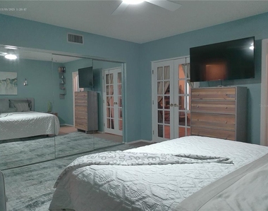 2361 Ecuadorian Way - Photo Thumbnail 18