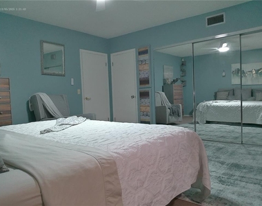 2361 Ecuadorian Way - Photo Thumbnail 20