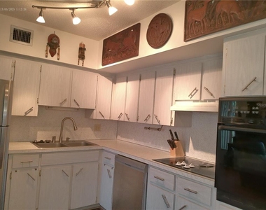 2361 Ecuadorian Way - Photo Thumbnail 15