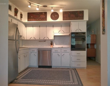 2361 Ecuadorian Way - Photo Thumbnail 16
