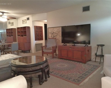 2361 Ecuadorian Way - Photo Thumbnail 11