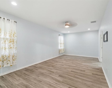 11852 Gavin Lane - Photo Thumbnail 19