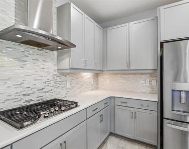 11852 Gavin Lane - Photo Thumbnail 13
