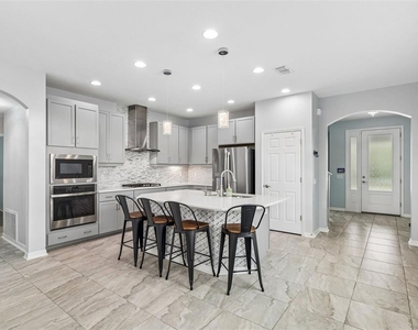 11852 Gavin Lane - Photo Thumbnail 7