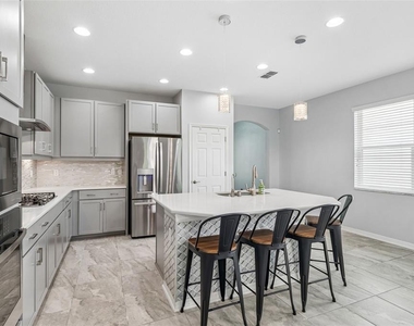 11852 Gavin Lane - Photo Thumbnail 9