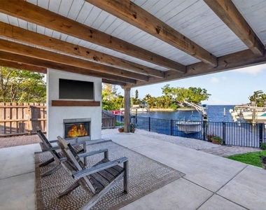 4200 Beach Drive Se - Photo Thumbnail 12