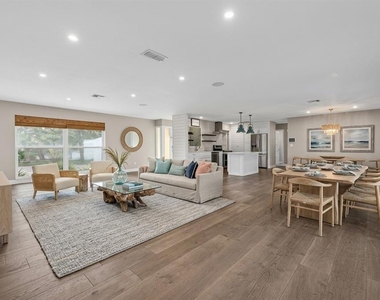 4200 Beach Drive Se - Photo Thumbnail 2