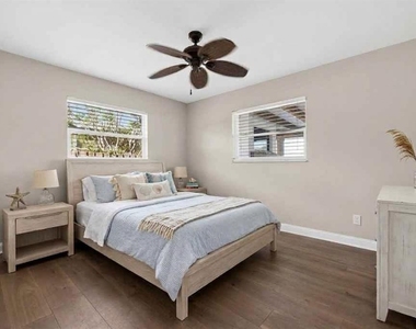 4200 Beach Drive Se - Photo Thumbnail 9
