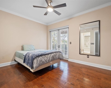 300 Beach Drive Ne - Photo Thumbnail 17
