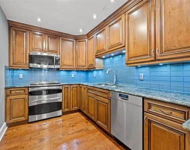 300 Beach Drive Ne - Photo Thumbnail 10