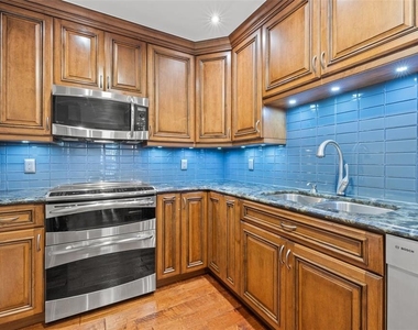 300 Beach Drive Ne - Photo Thumbnail 12