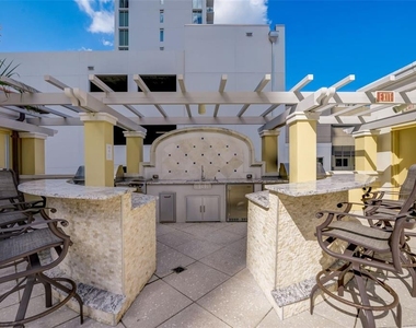 300 Beach Drive Ne - Photo Thumbnail 44