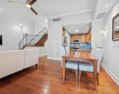 300 Beach Drive Ne - Photo Thumbnail 2