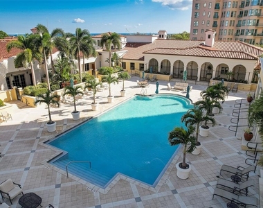 300 Beach Drive Ne - Photo Thumbnail 51