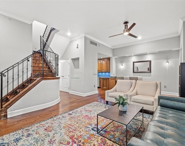 300 Beach Drive Ne - Photo Thumbnail 6