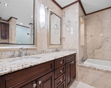 300 Beach Drive Ne - Photo Thumbnail 19