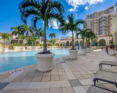 300 Beach Drive Ne - Photo Thumbnail 41
