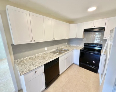 3127 Corona Drive - Photo Thumbnail 5