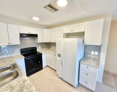 3127 Corona Drive - Photo Thumbnail 4