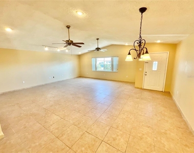 3127 Corona Drive - Photo Thumbnail 2